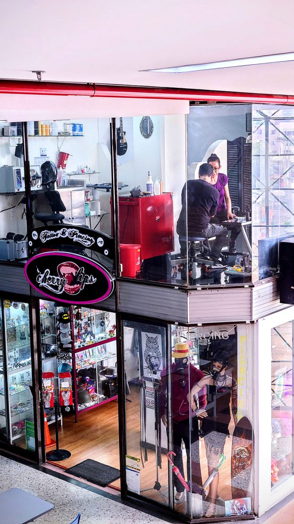 CHERRY LIPS TATTOO STUDIO